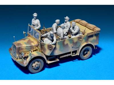 Kfz.70  Mercedes Benz 1500A - niemiecki samochód z załogą - zdjęcie 5