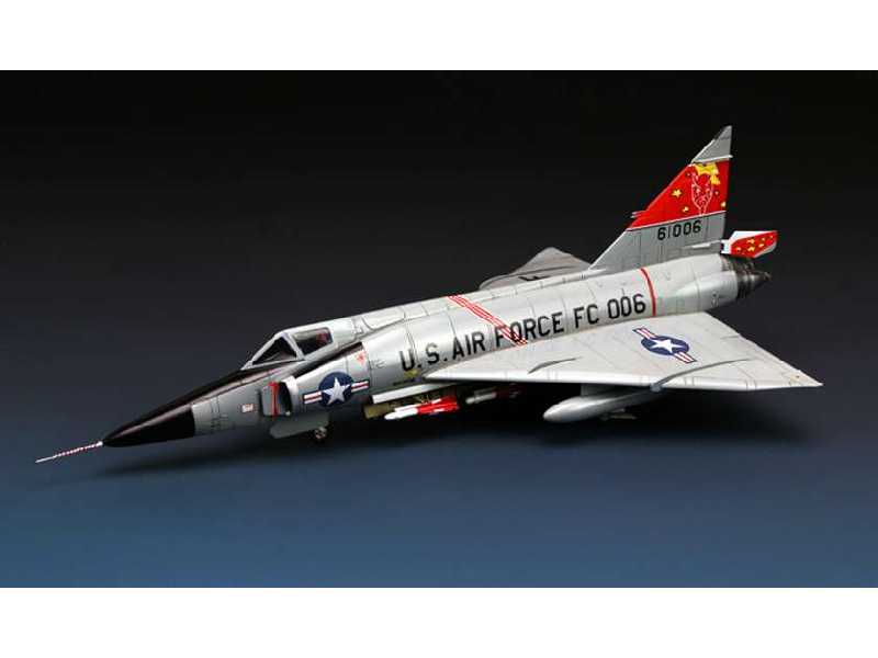 Convair F-102A Delta Dagger (case X) - zdjęcie 1 Convair F-102A Delta Dagger (case X) - zdjęcie 1