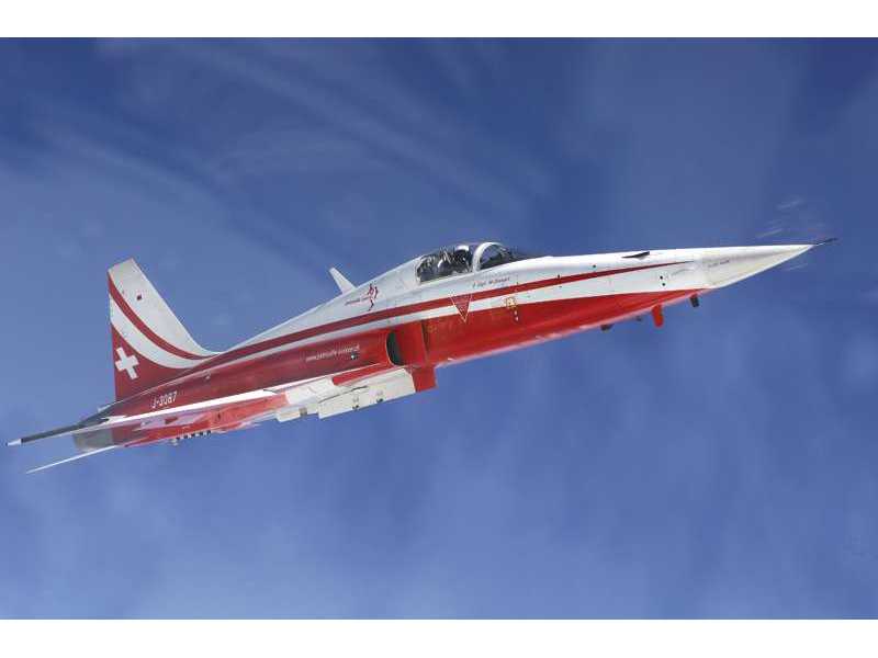 F-5E Tigher ll Patrouille Suisse - zdjęcie 1 F-5E Tigher ll Patrouille Suisse - zdjęcie 1