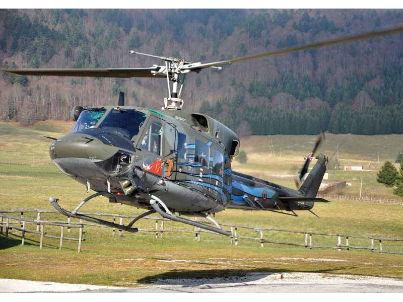 Bell AB 212/UH-1N - zdjęcie 1 Bell AB 212/UH-1N - zdjęcie 1