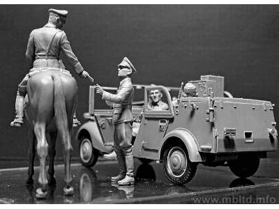 Sd.Kfz. 2 Type 170VK Mercedes-Benz z załogą - zdjęcie 5