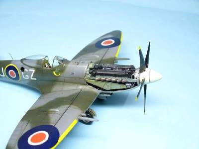 Supermarine Spitfire Mk.XVIII - brytyjski myśliwiec - zdjęcie 11