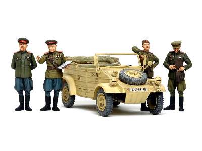 Radziecki kubelwagen z figurkami - zdjęcie 1
