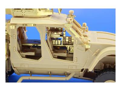 M-ATV MRAP interior 1/35 - Kinetic - zdjęcie 14