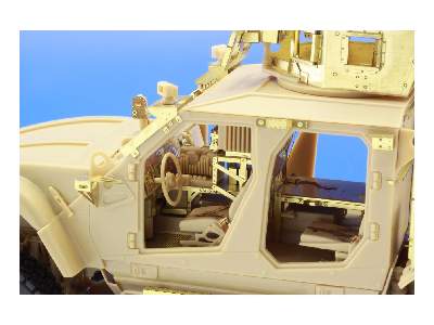 M-ATV MRAP exterior 1/35 - Kinetic - zdjęcie 13