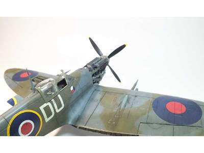 Spitfire Mk. IXc late version 1/48 - zdjęcie 45