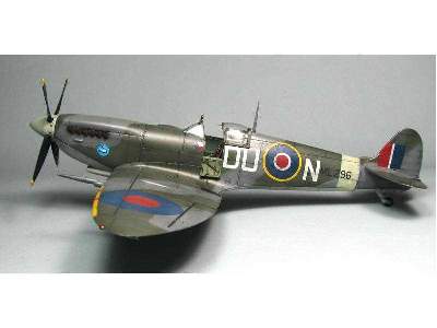 Spitfire Mk. IXc late version 1/48 - zdjęcie 62