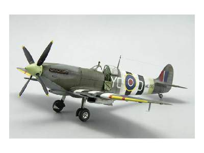 Spitfire Mk. IXc late version 1/48 - zdjęcie 93