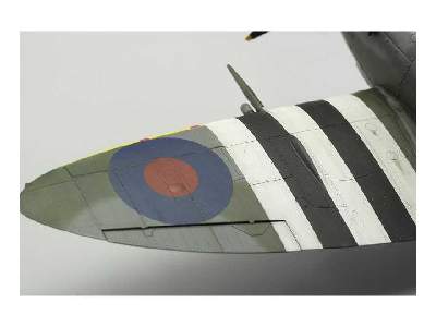Spitfire Mk. IXc late version 1/48 - zdjęcie 96
