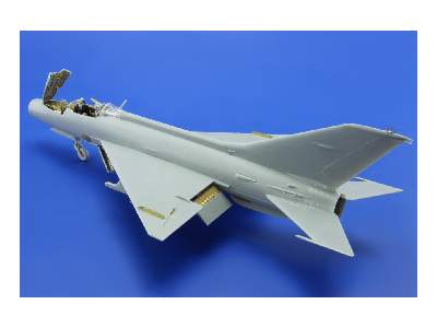 MiG-21F-13 exterior 1/48 - Trumpeter - zdjęcie 12