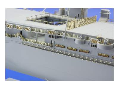 USS CVL-22 Independence 1/350 - Dragon - zdjęcie 9