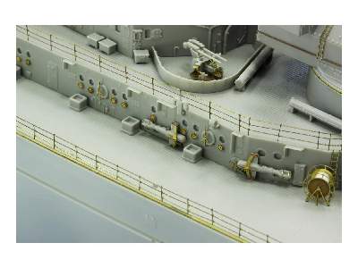 Bismarck part 3 - chain bar railings 1/200 - Trumpeter - zdjęcie 11