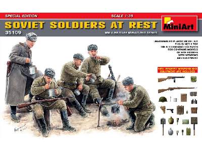 Radzieccy żołnierze - odpoczynek - zdjęcie 1