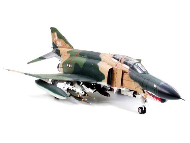 McDonnell Douglas F-4E Phantom II Early Production - zdjęcie 1 McDonnell Douglas F-4E Phantom II Early Production - zdjęcie 1