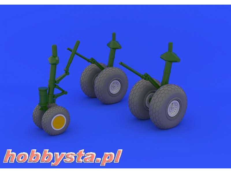 B-29 wheels 1/48 - Revell - zdjęcie 1 B-29 wheels 1/48 - Revell - zdjęcie 1