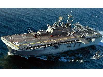 USS Bonhomme Richard LHD-6 - zdjęcie 1