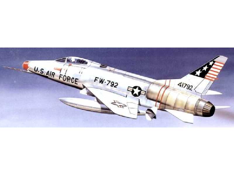 F-100C Super Sabre - zdjęcie 1 F-100C Super Sabre - zdjęcie 1