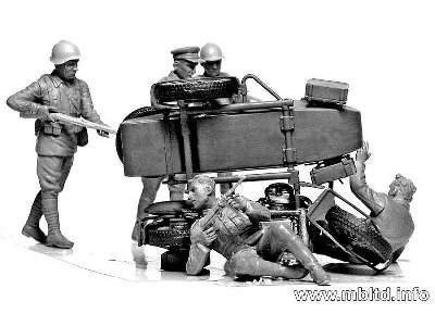 Wypadek - radzieccy i niemieccy zołnierze - lato 1941 - zdjęcie 6