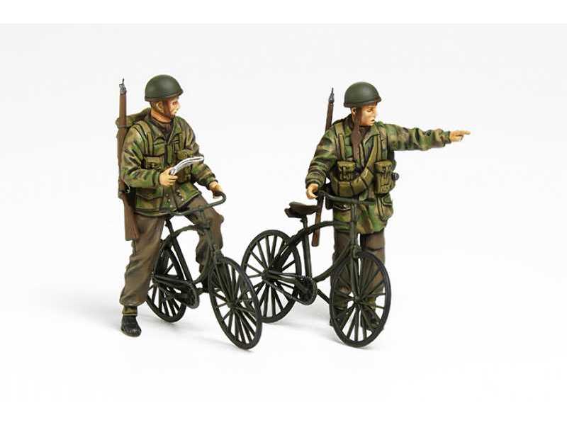 Brytyjscy spadachroniarze na rowerach - zdjęcie 1
