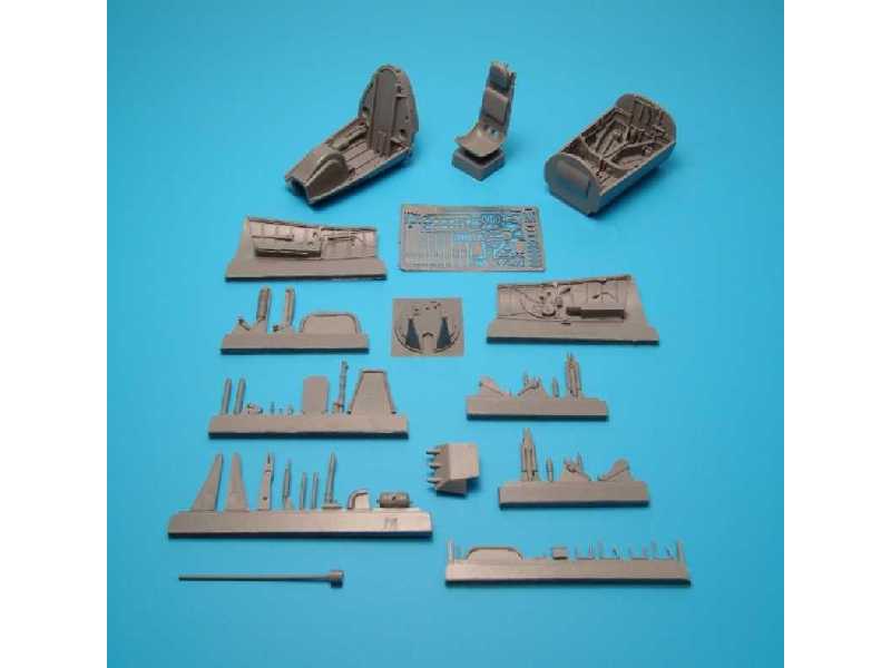 He 162A-2 Salamander cockpit & wheel bay - Revell - zdjęcie 1 He 162A-2 Salamander cockpit & wheel bay - Revell - zdjęcie 1