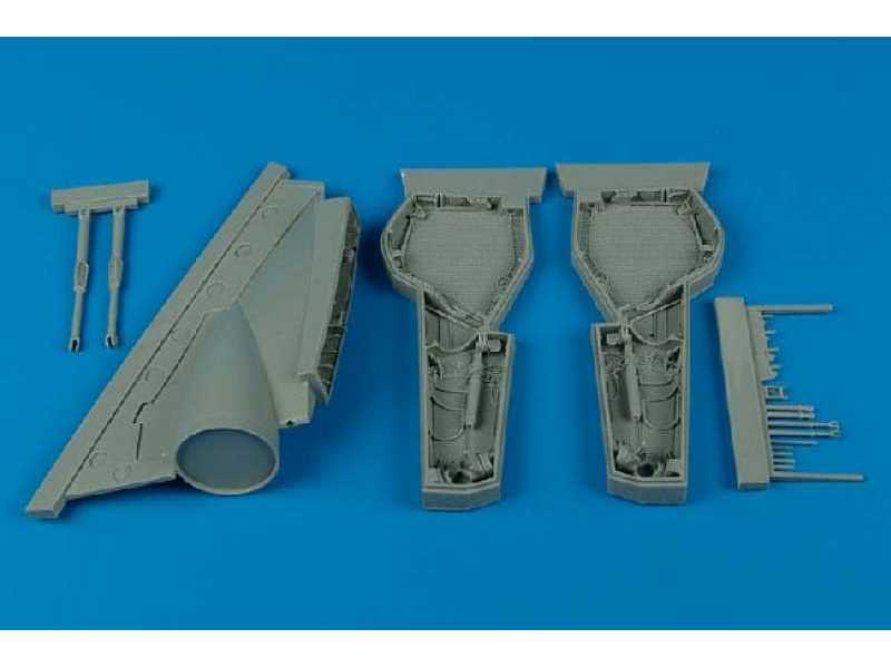 BAE Lightning wheel bays - Trumpeter - zdjęcie 1 BAE Lightning wheel bays - Trumpeter - zdjęcie 1