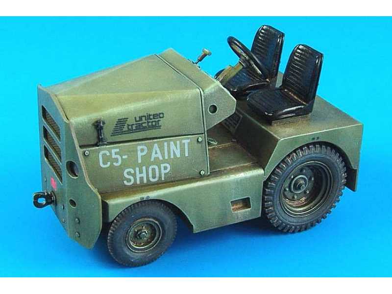 United tractor GC-340/SM340 tow tractor (basic) USAF/US ARMY - zdjęcie 1 United tractor GC-340/SM340 tow tractor (basic) USAF/US ARMY - zdjęcie 1