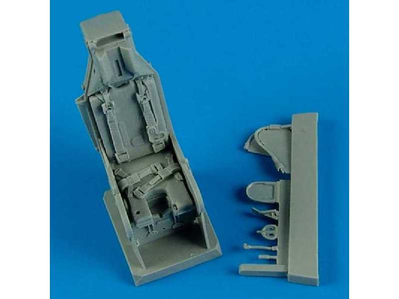A-4 Skyhawk ejection seat with safety belts - zdjęcie 1 A-4 Skyhawk ejection seat with safety belts - zdjęcie 1
