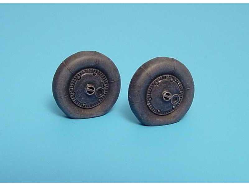 Bf 109G wheels + paint mask - Hasegawa - zdjęcie 1 Bf 109G wheels + paint mask - Hasegawa - zdjęcie 1