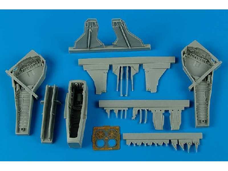F-105D Thunderchief wheel bay - Hobby boss - zdjęcie 1 F-105D Thunderchief wheel bay - Hobby boss - zdjęcie 1