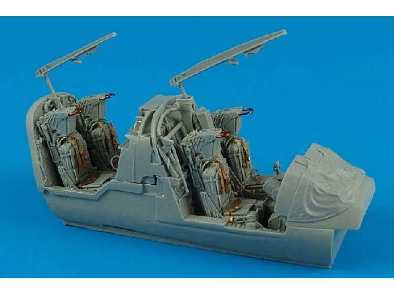 EA-6B Prowler ICAP-2(late) cockpit set - Revell - zdjęcie 1 EA-6B Prowler ICAP-2(late) cockpit set - Revell - zdjęcie 1