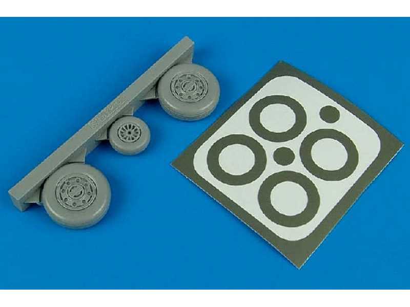 F-105 Thunderchief wheels & paint masks - Trumpeter - zdjęcie 1 F-105 Thunderchief wheels & paint masks - Trumpeter - zdjęcie 1