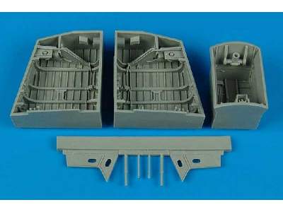 English electric Canberra wheel bays - Airfix - zdjęcie 1