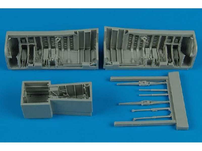 Panavia Tornado wheel bay - Hobby boss - zdjęcie 1 Panavia Tornado wheel bay - Hobby boss - zdjęcie 1