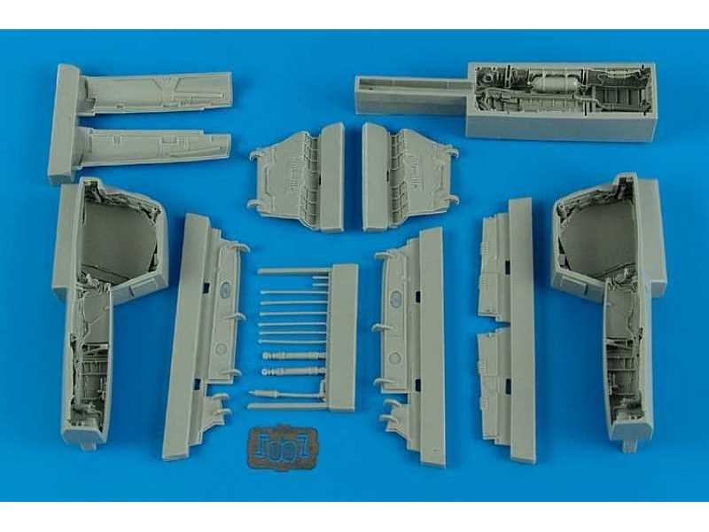 F-14 Tomcat wheel bay - Hobby boss - zdjęcie 1 F-14 Tomcat wheel bay - Hobby boss - zdjęcie 1