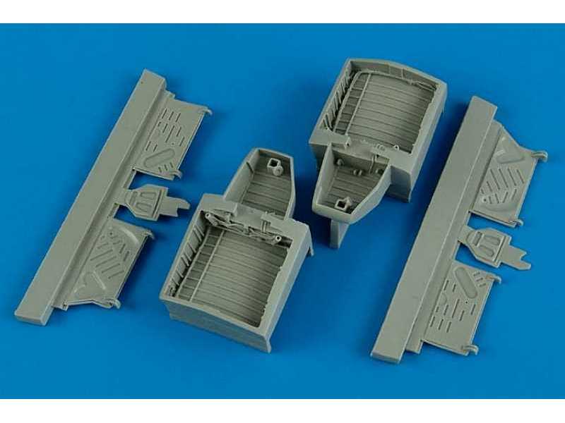 F4U-4 Corsair wheel bay - Hobby boss - zdjęcie 1 F4U-4 Corsair wheel bay - Hobby boss - zdjęcie 1