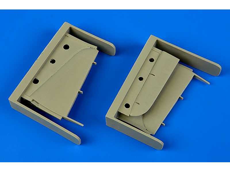Ilyushin IL-10 control surfaces - zdjęcie 1 Ilyushin IL-10 control surfaces - zdjęcie 1