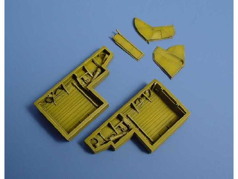 P-47 THUNDERBOLT wheel bay - Academy - zdjęcie 1 P-47 THUNDERBOLT wheel bay - Academy - zdjęcie 1