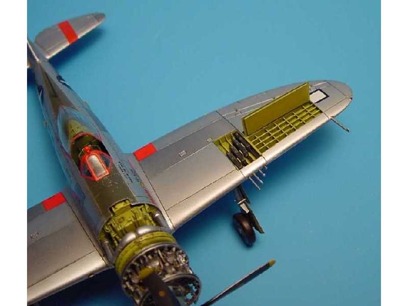 P-47D THUNDERBOLT gun bay - Academy - zdjęcie 1 P-47D THUNDERBOLT gun bay - Academy - zdjęcie 1
