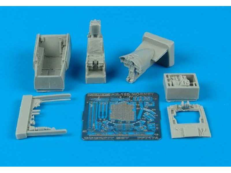 F/A-18A Hornet cockpit set - Hasegawa - zdjęcie 1 F/A-18A Hornet cockpit set - Hasegawa - zdjęcie 1