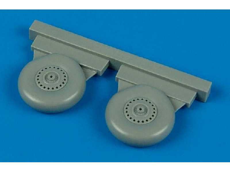 Wellington wheels + paint mask - Trumpeter - zdjęcie 1 Wellington wheels + paint mask - Trumpeter - zdjęcie 1