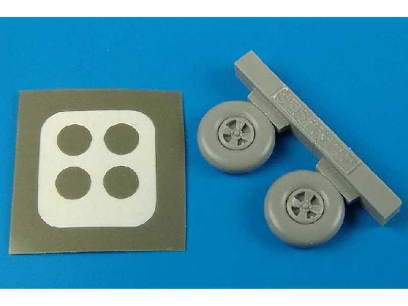 Hurricane wheels & paint masks - Hasegawa - zdjęcie 1 Hurricane wheels & paint masks - Hasegawa - zdjęcie 1