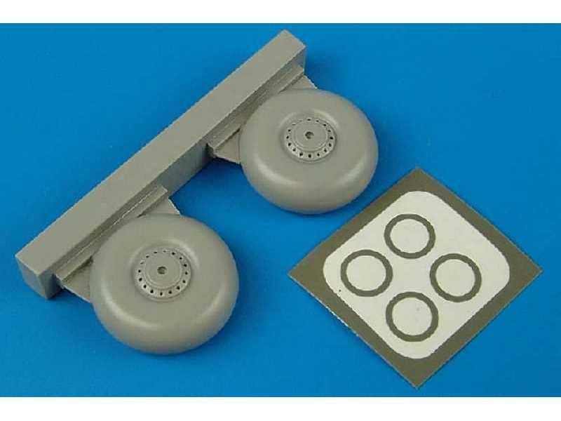 Lancester wheels & paint masks - Revell - zdjęcie 1 Lancester wheels & paint masks - Revell - zdjęcie 1