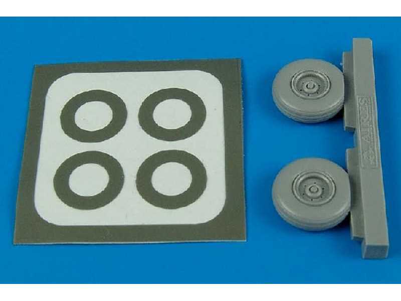 Mil Mi-8 wheels & paint masks - zdjęcie 1 Mil Mi-8 wheels & paint masks - zdjęcie 1