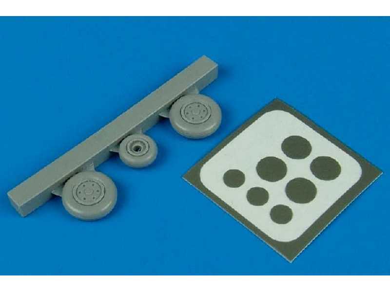 MiG-21F-13 wheels & paint masks - Revell - zdjęcie 1 MiG-21F-13 wheels & paint masks - Revell - zdjęcie 1