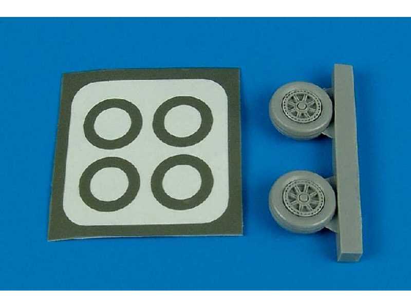 A-1H Skyraider (NAVY) wheels - Hasegawa - zdjęcie 1 A-1H Skyraider (NAVY) wheels - Hasegawa - zdjęcie 1