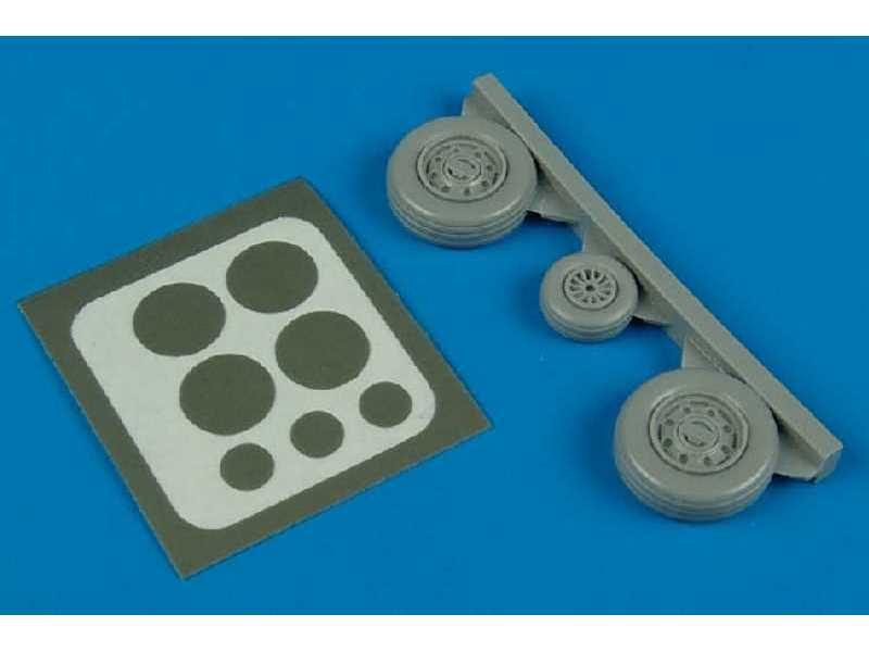 F-105 Thunderchief wheels & paint masks - Trumpeter - zdjęcie 1 F-105 Thunderchief wheels & paint masks - Trumpeter - zdjęcie 1