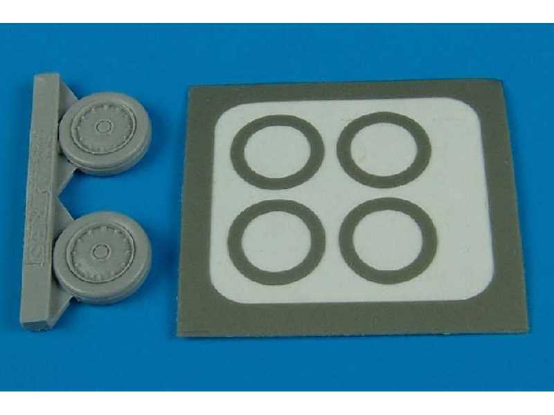 A-4 Skyhawk wheels (late) & paint masks - zdjęcie 1 A-4 Skyhawk wheels (late) & paint masks - zdjęcie 1