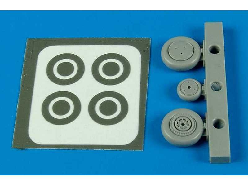 P-39 Aircobra wheels & paint masks - Academy - zdjęcie 1 P-39 Aircobra wheels & paint masks - Academy - zdjęcie 1