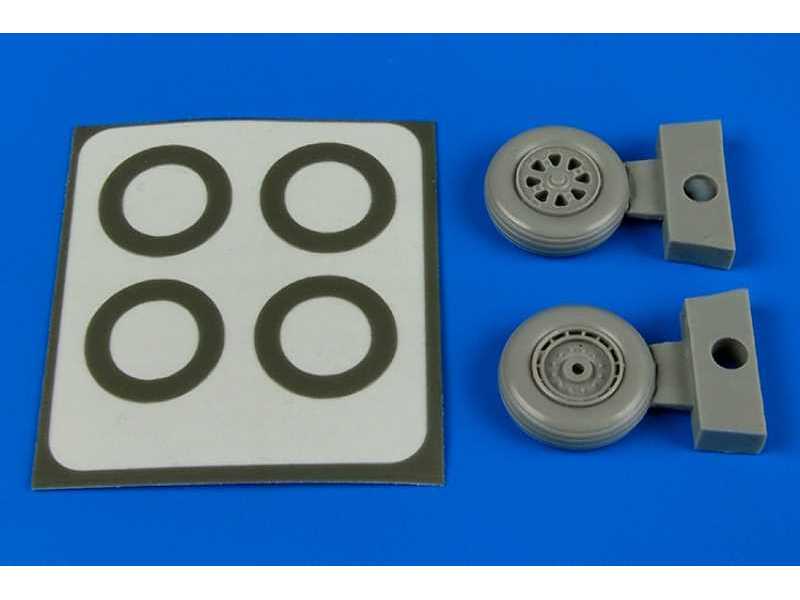 F6F Hellcat wheels (type B) & paint masks - zdjęcie 1 F6F Hellcat wheels (type B) & paint masks - zdjęcie 1
