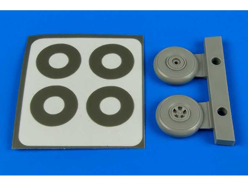 Hawker Typhoon wheels & paint mask - zdjęcie 1 Hawker Typhoon wheels & paint mask - zdjęcie 1